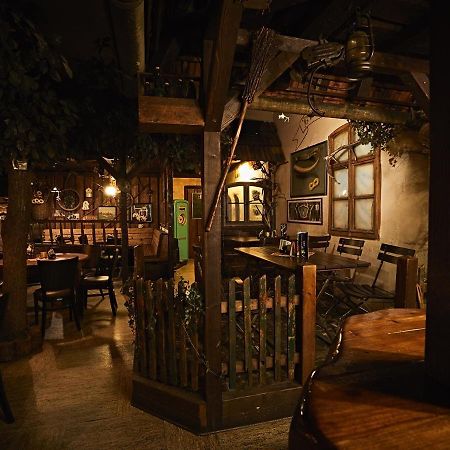 Pension Ruessel-Pub Sangerhausen Esterno foto