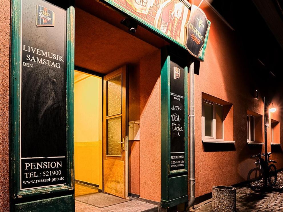 Pension Ruessel-Pub Sangerhausen Esterno foto